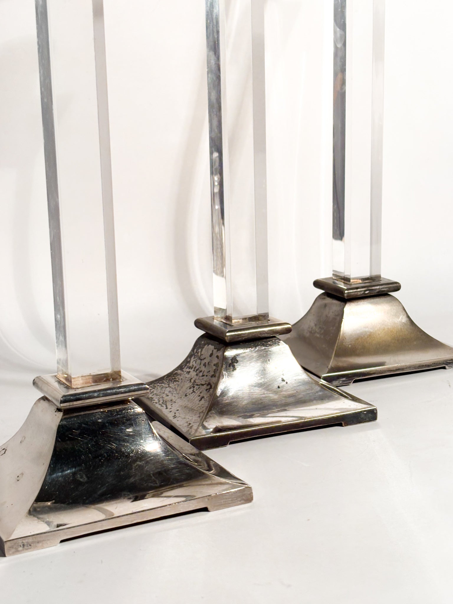 Set da Tre Portacandele in Plexiglass e Metallo Argentato Anni 70
