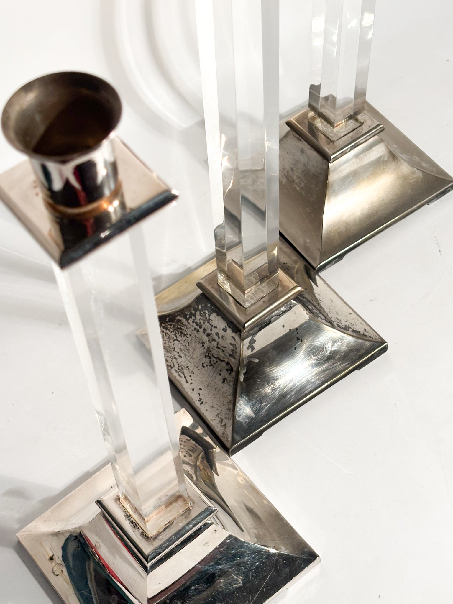 Set da Tre Portacandele in Plexiglass e Metallo Argentato Anni 70