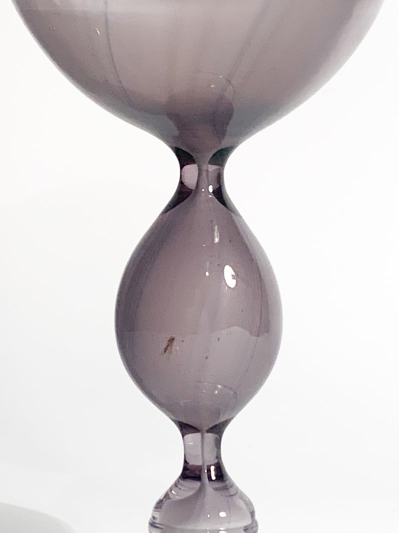 Calice in Vetro Soffiato Viola a Forma di Clessidra di Kosta Edenfalk Anni 90