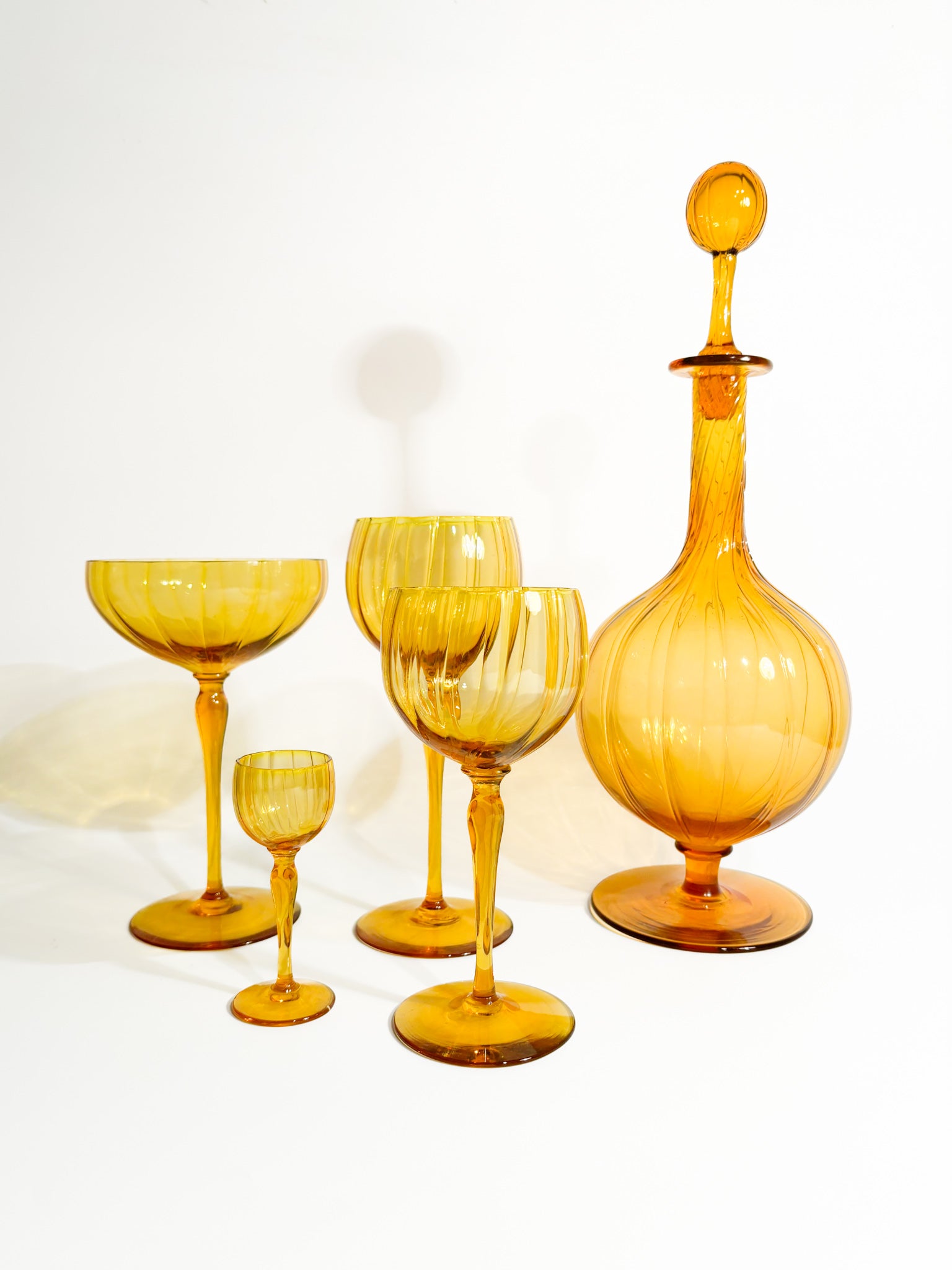 Set of Six Champagne Glasses, Wine, Water, Rosolio and Bottle in Murano Glass, 1940s