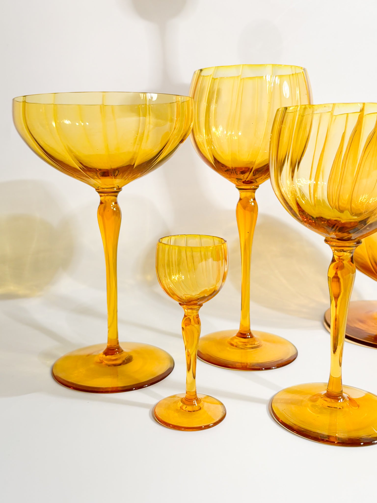 Set of Six Champagne Glasses, Wine, Water, Rosolio and Bottle in Murano Glass, 1940s