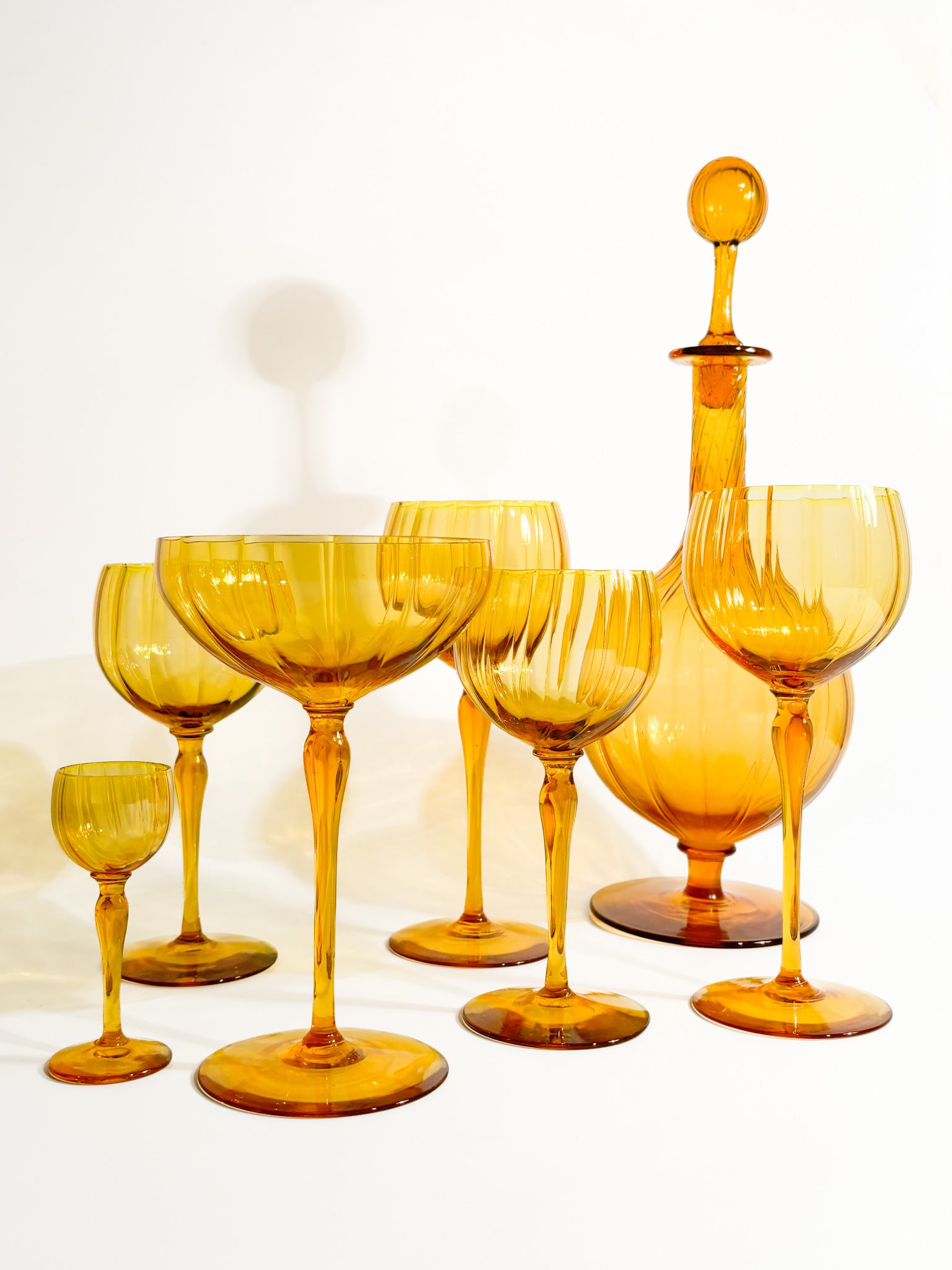 Set of Six Champagne Glasses, Wine, Water, Rosolio and Bottle in Murano Glass, 1940s