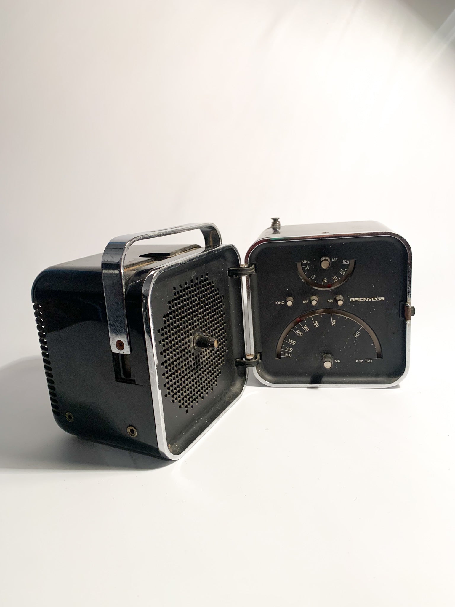 Radio Cubo Brionvega Black Designed by Richard Sapper and Marco Zanuso