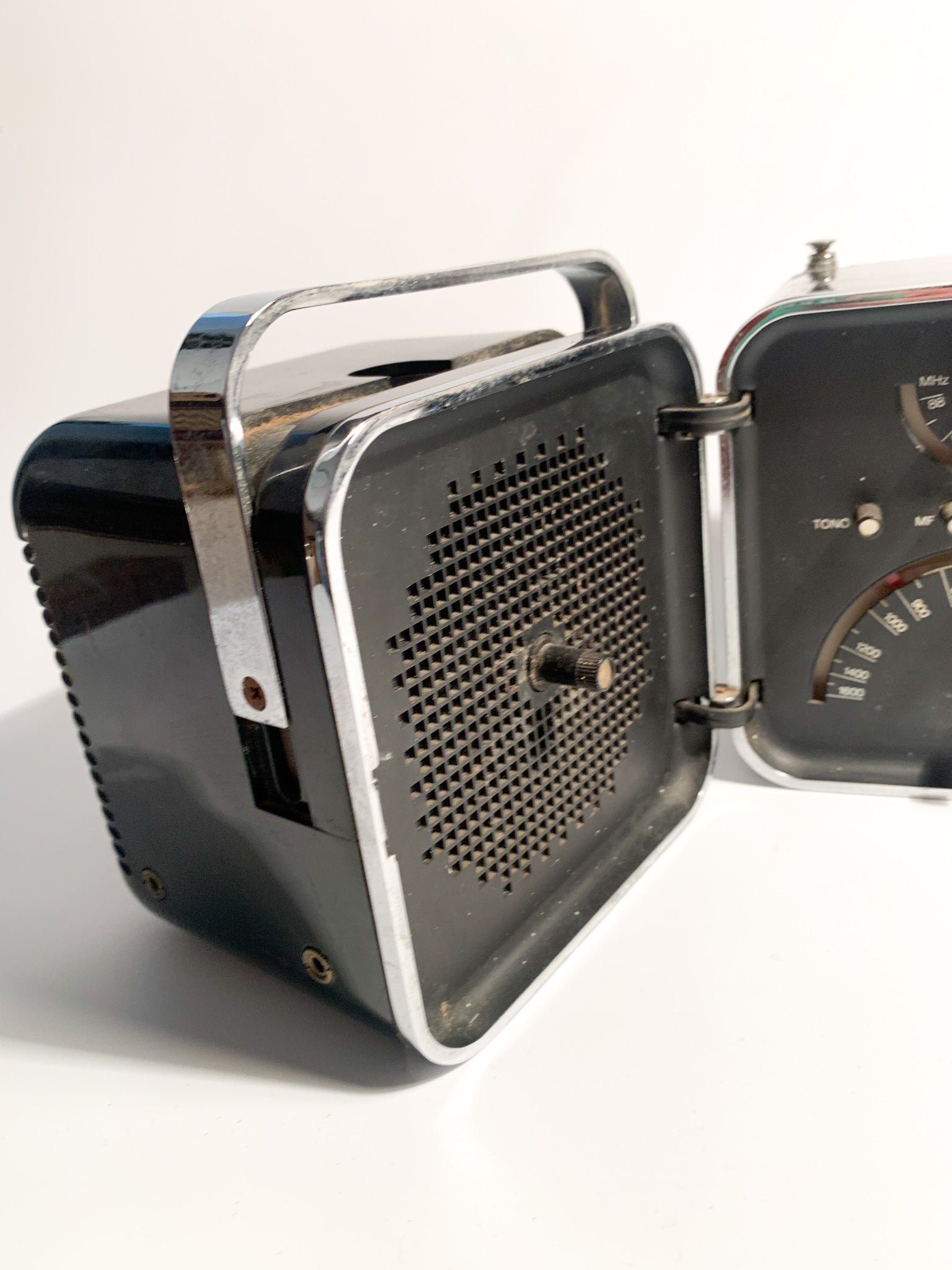 Radio Cubo Brionvega Black Designed by Richard Sapper and Marco Zanuso