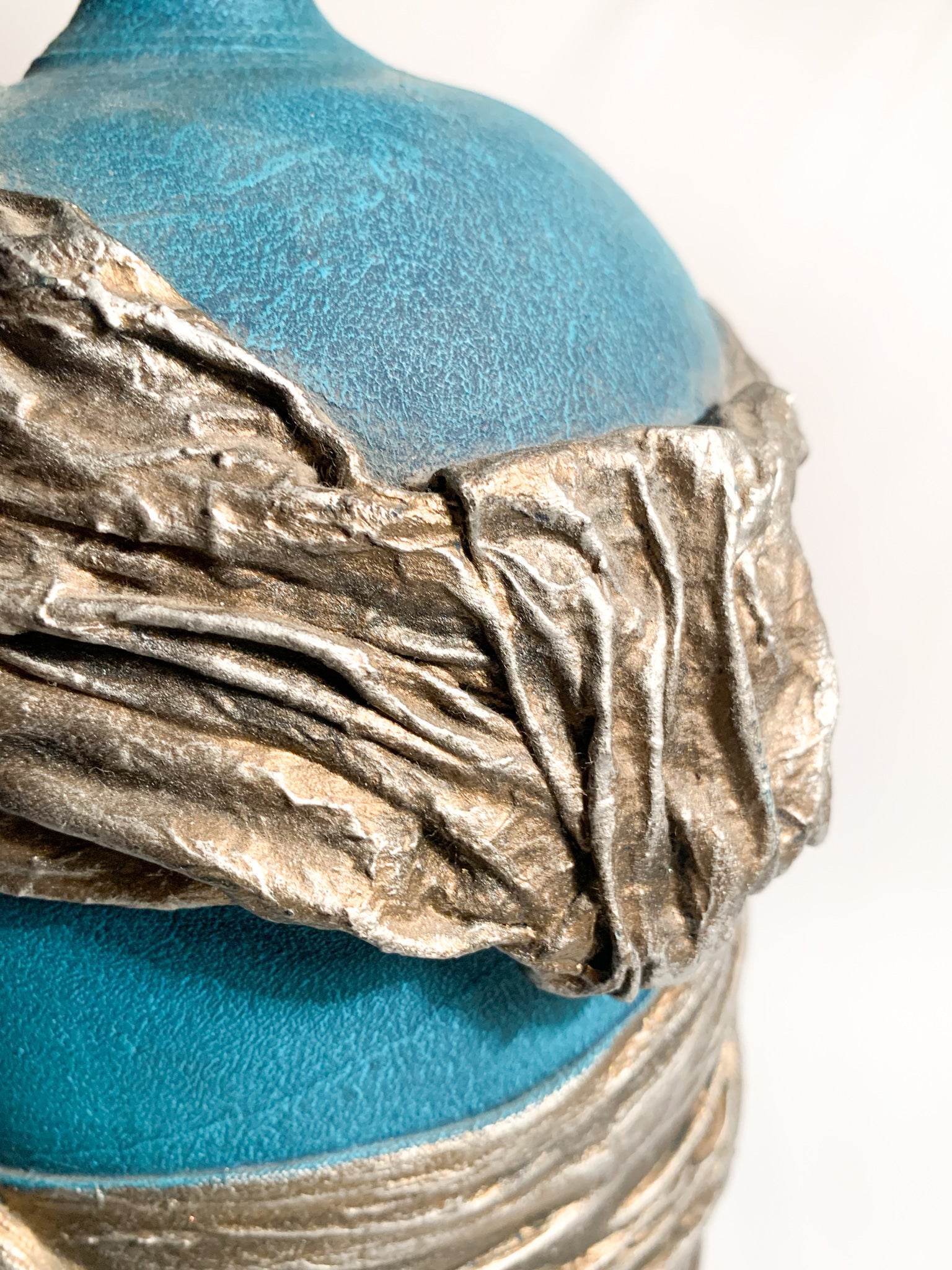 Vaso in Ceramica Azzurra e Bianca di Zaccagnini Anni 50