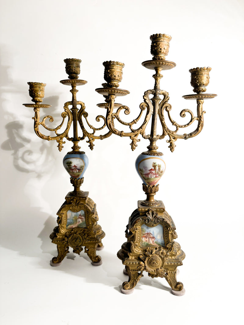 Coppia di Candelabri Francesi in Bronzo e Ceramica Dipinta Fine Ottocento