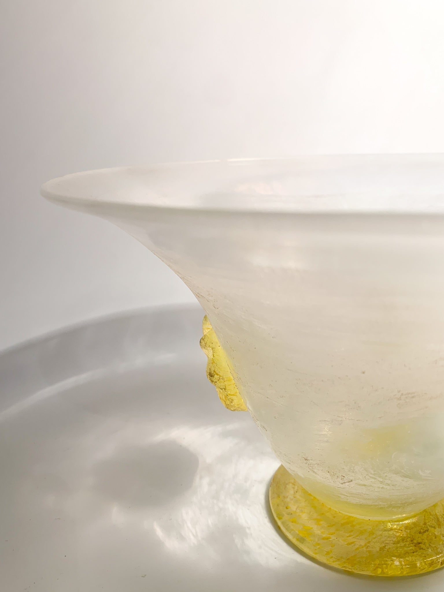 Vaso in Vetro Scavo di Murano Iridescente Giallo Anni 40