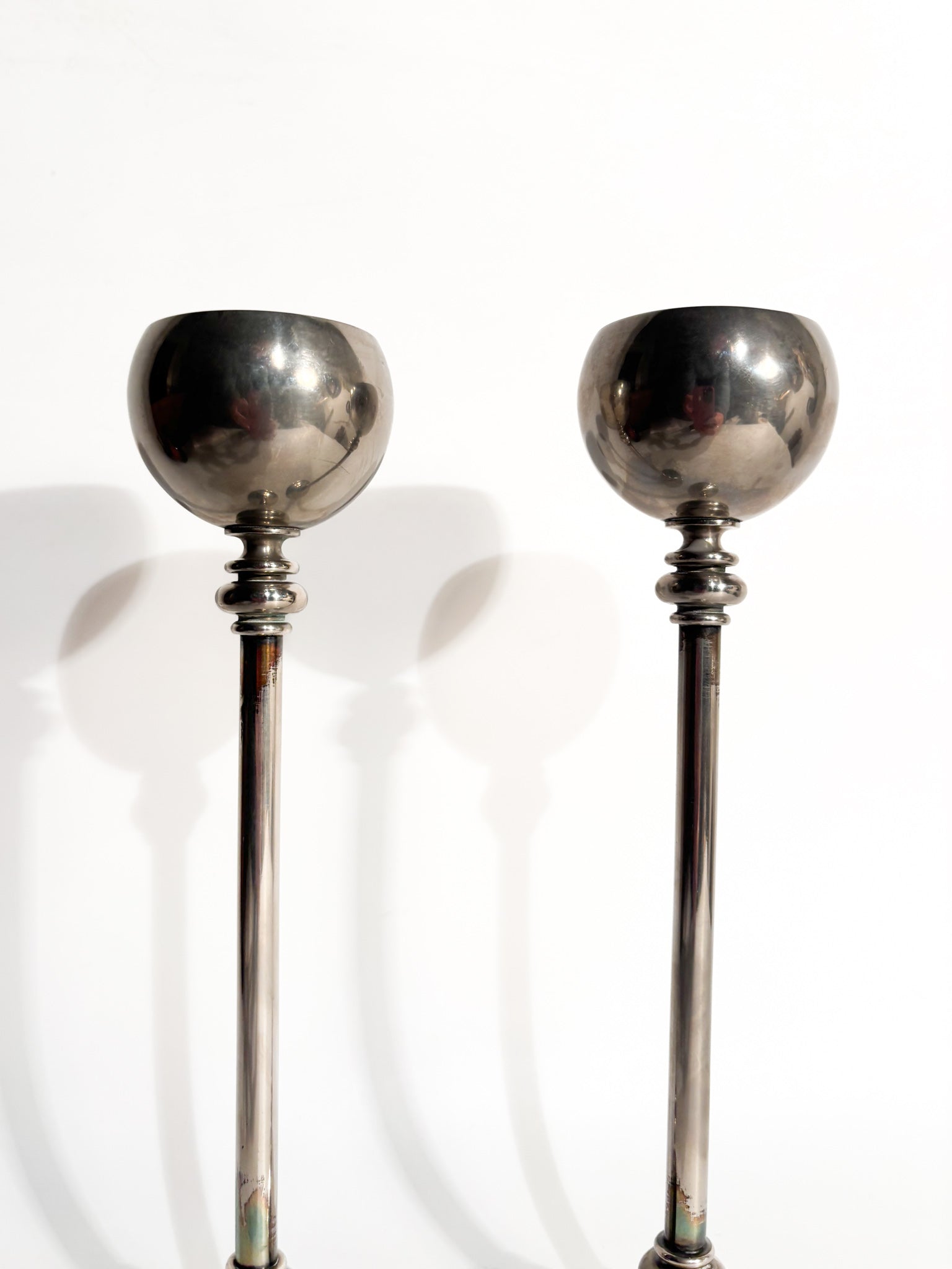 Coppia di Candelieri in Metallo Argentato Anni 60