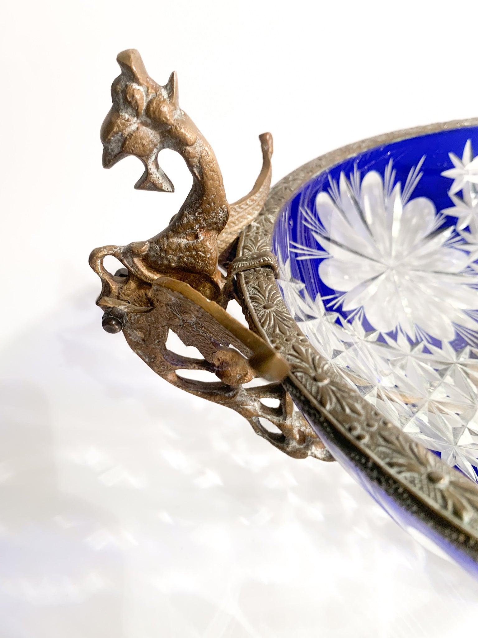 Centerpiece in Bohemian Crystal and Sculpted Bronze from the Early Twentieth Century