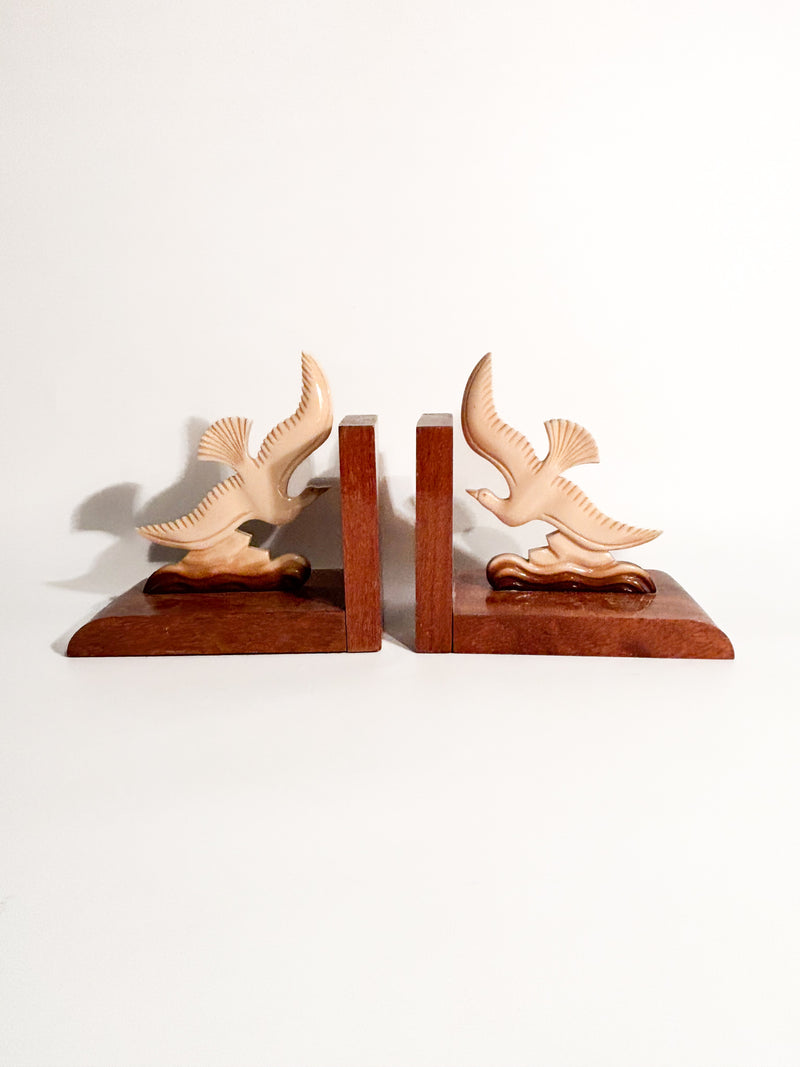 Pair of Art Deco Bookends with Doves in ood and Resin from the 1930s