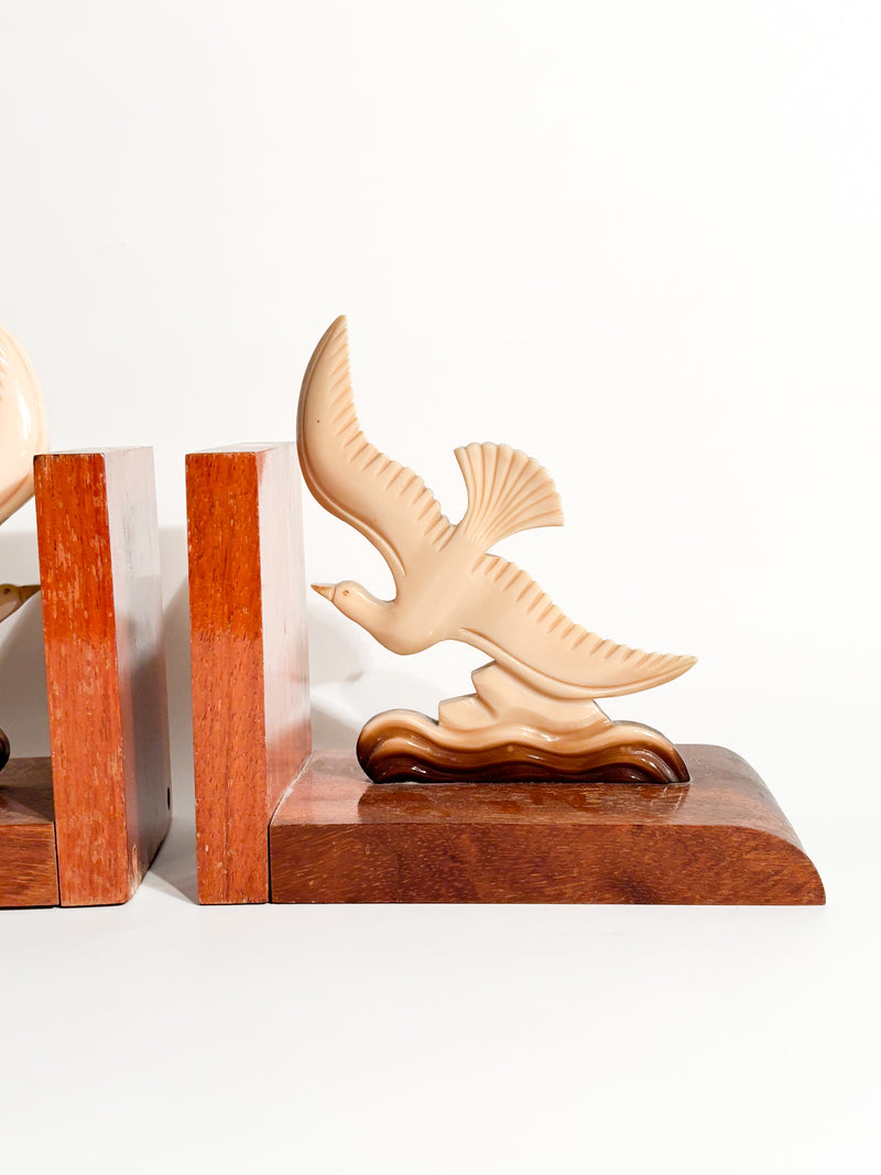 Pair of Art Deco Bookends with Doves in ood and Resin from the 1930s