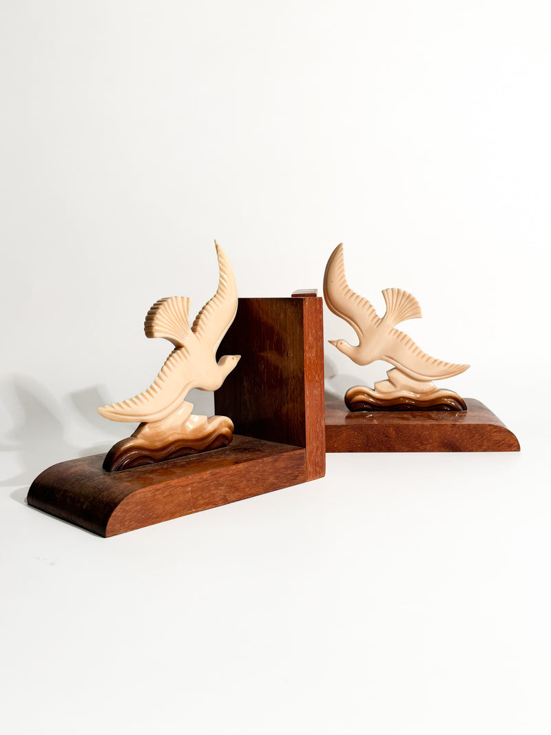 Pair of Art Deco Bookends with Doves in ood and Resin from the 1930s