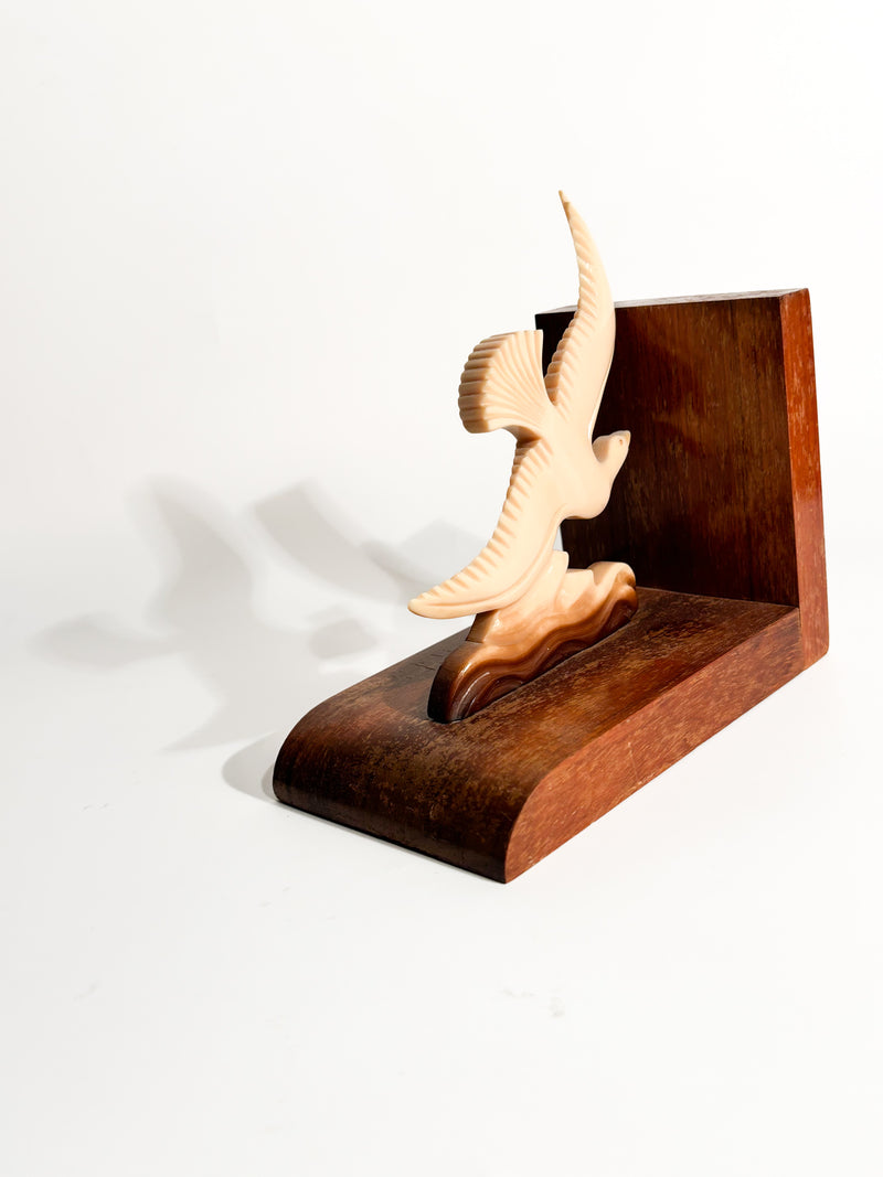 Pair of Art Deco Bookends with Doves in ood and Resin from the 1930s