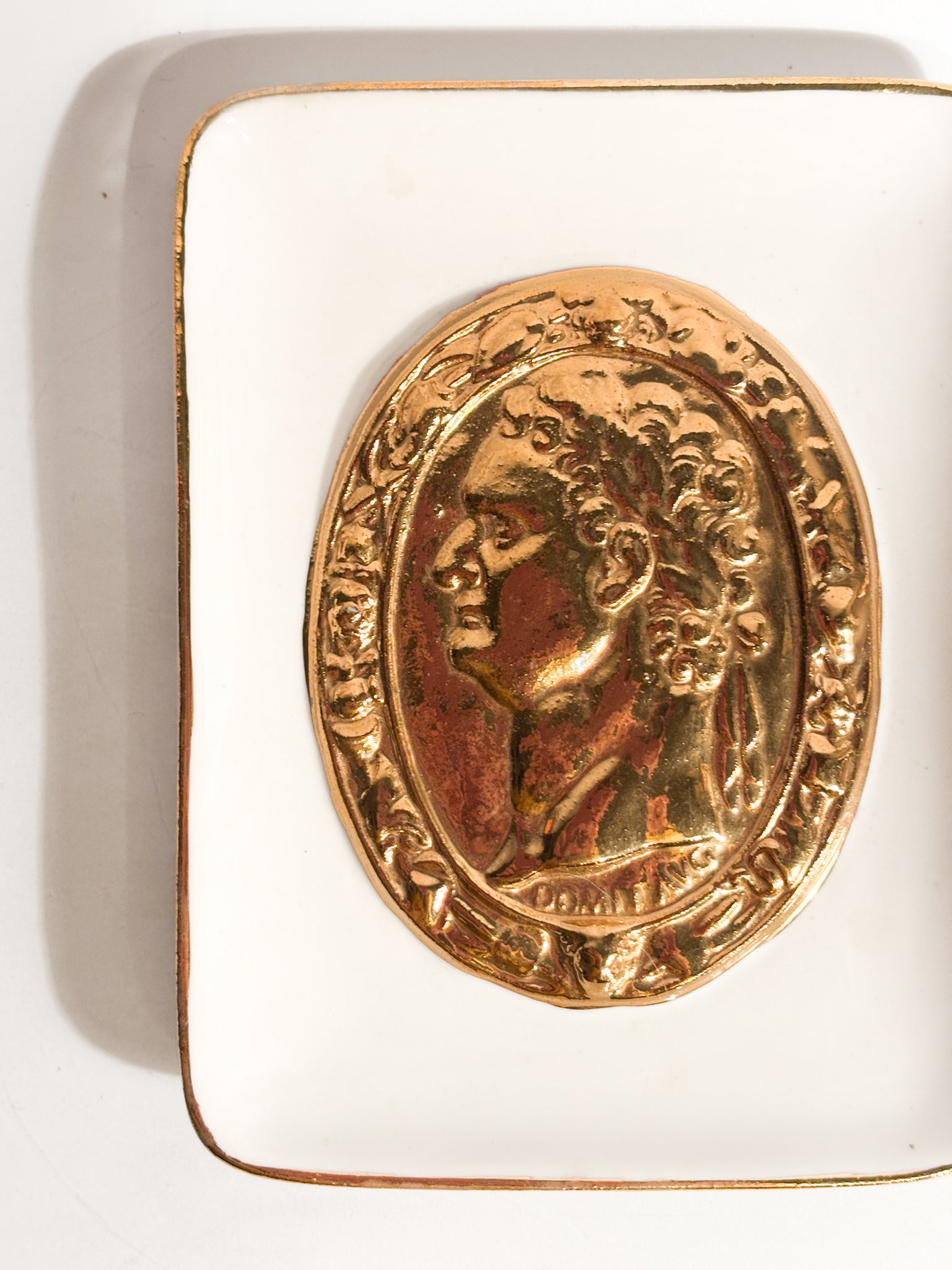 Posacenere a Vaschetta con Decoro con Moneta Romana Anni 50