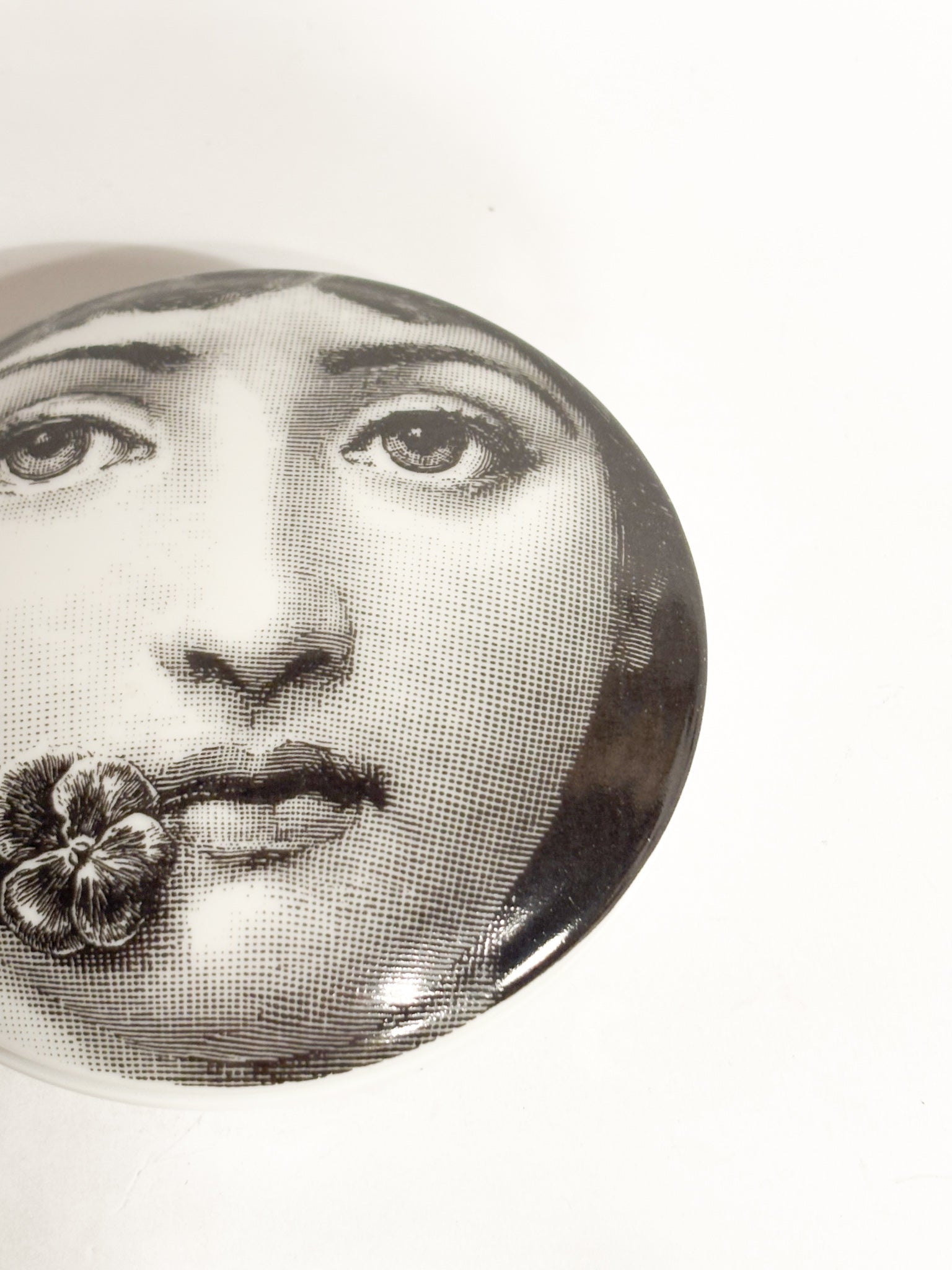 Scatola Tonda Tema e Variazioni n. 137 di Fornasetti Anni 70