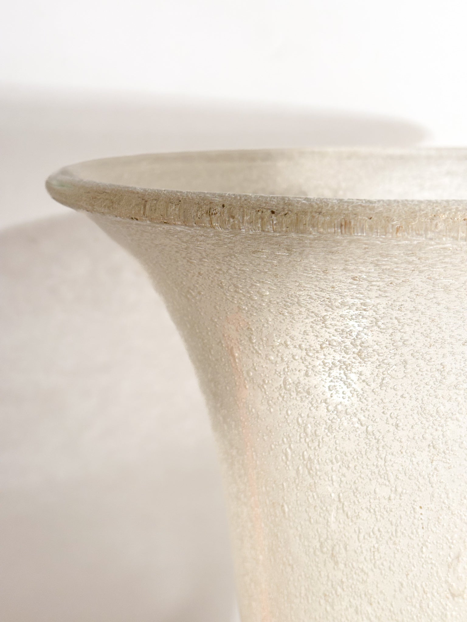 Vaso in Vetro di Murano Pulegoso Dorato Anni 50