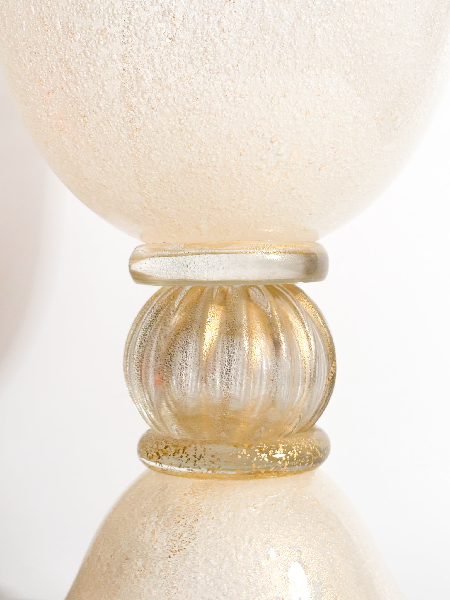 Vaso in Vetro di Murano Pulegoso Dorato Anni 50