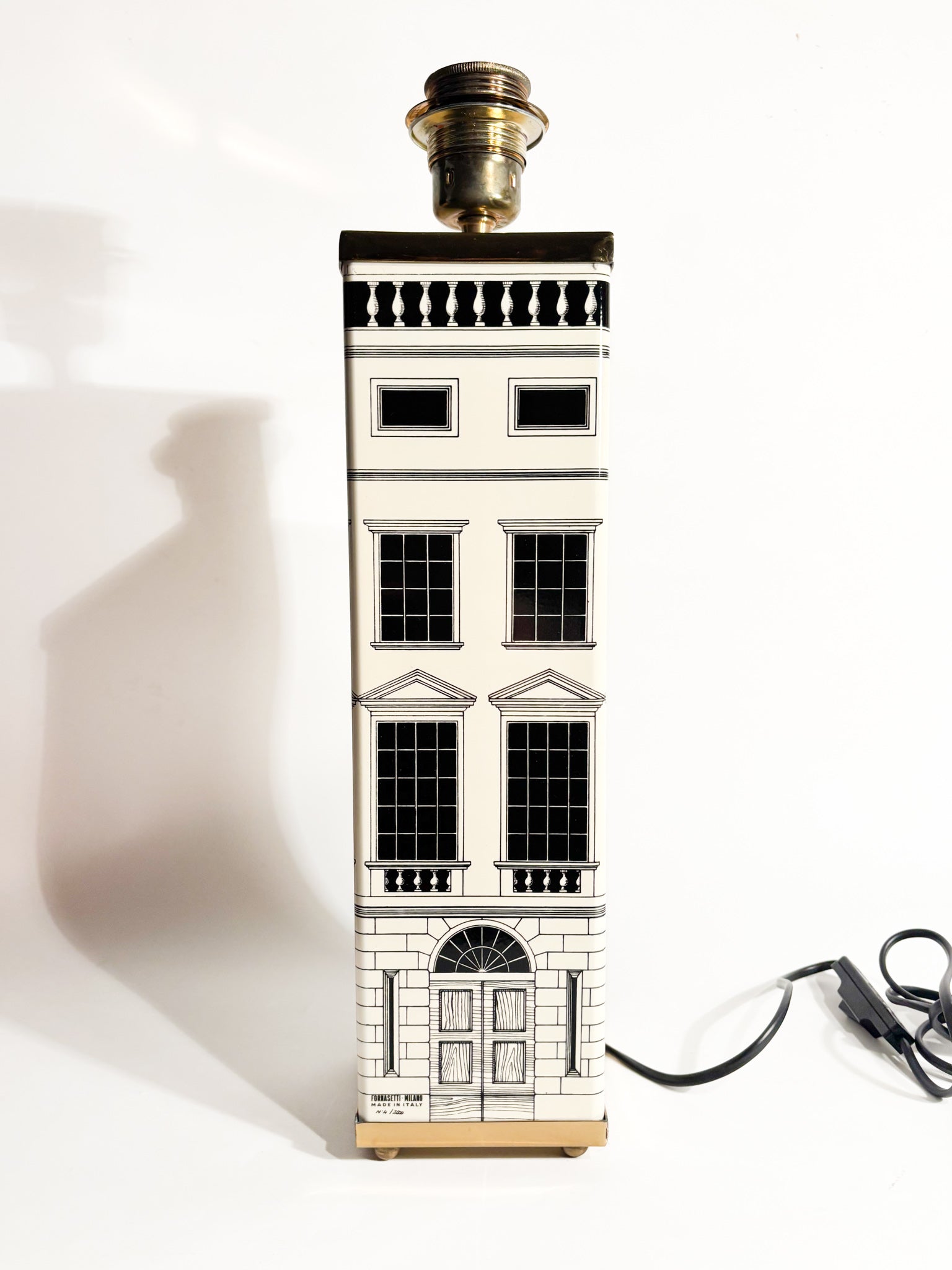Lampada da Tavolo Squadrata Serie "Architettura" di Fornasetti Anni 90