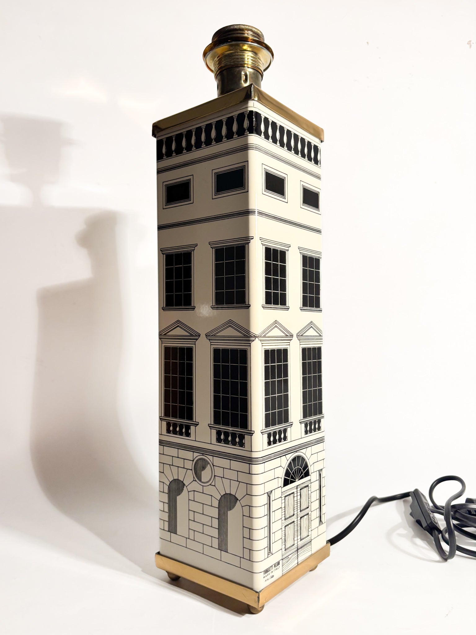 Lampada da Tavolo Squadrata Serie "Architettura" di Fornasetti Anni 90
