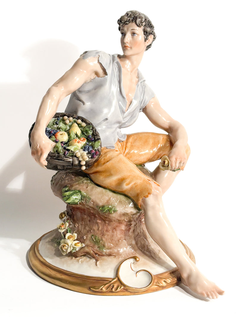 Scultura di Contadino in Porcellana di Capodimonte di Giuseppe Cappè del 1958