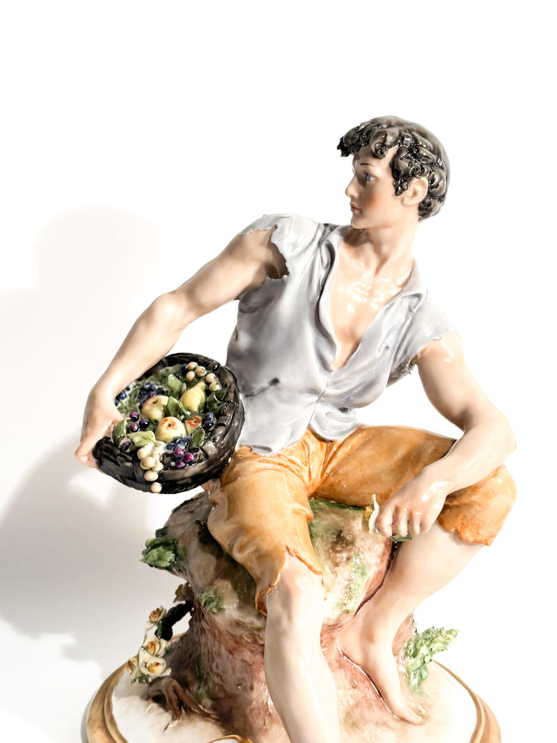 Scultura di Contadino in Porcellana di Capodimonte di Giuseppe Cappè del 1958