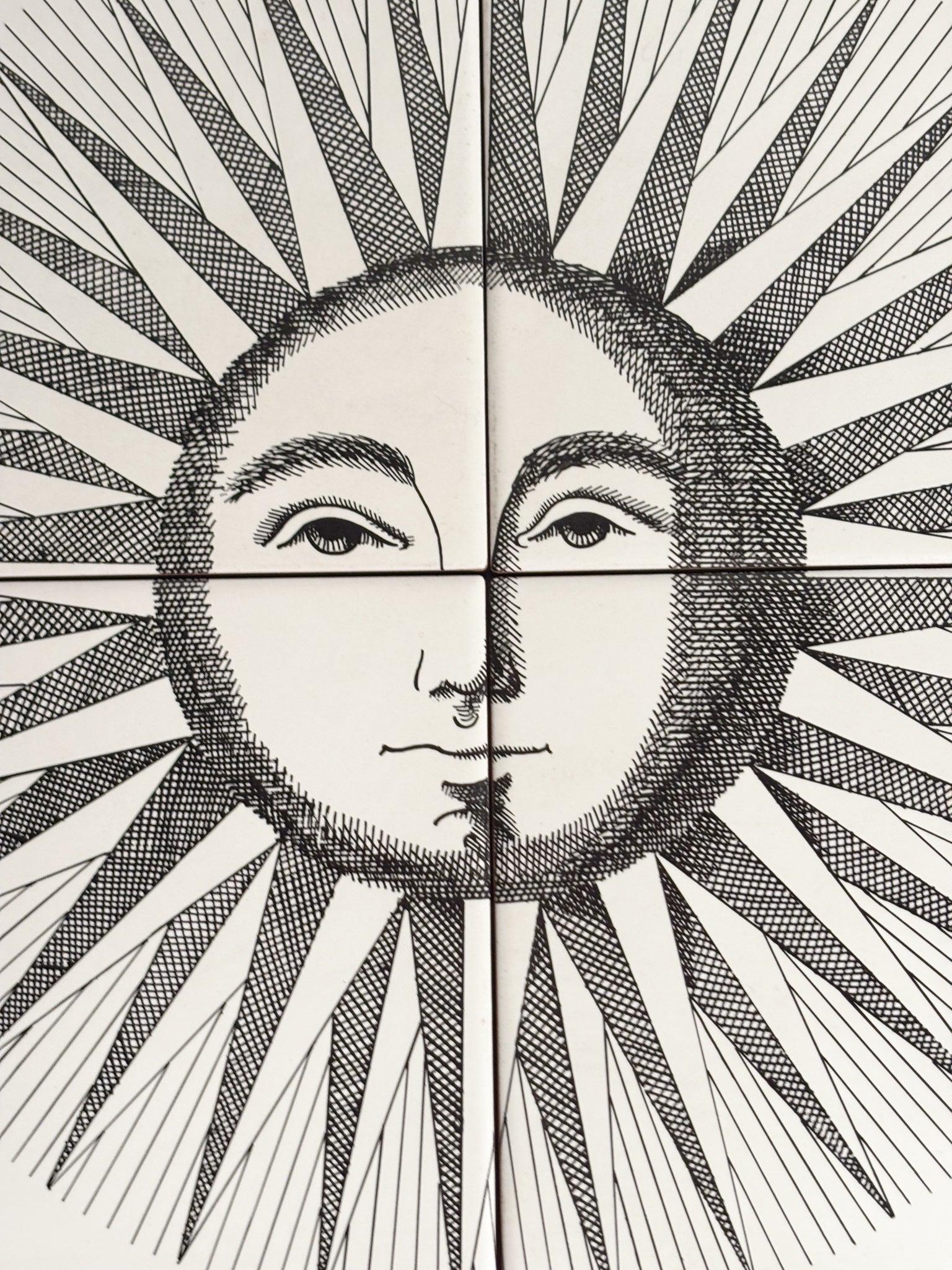 Set di  Piastrelle "Sole e Luna" di Fornasetti Anni 90