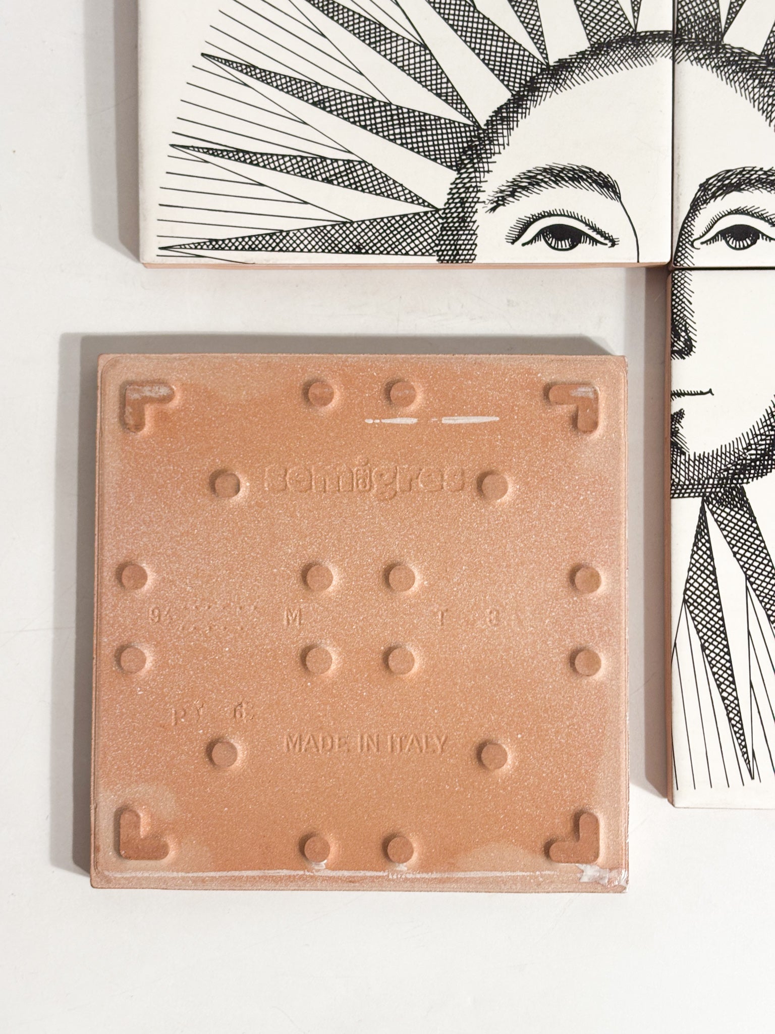 Set di  Piastrelle "Sole e Luna" di Fornasetti Anni 90