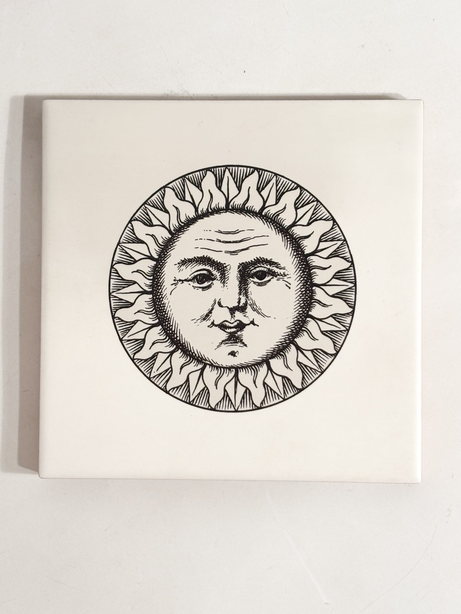 Set di  Piastrelle "Sole e Luna" di Fornasetti Anni 90