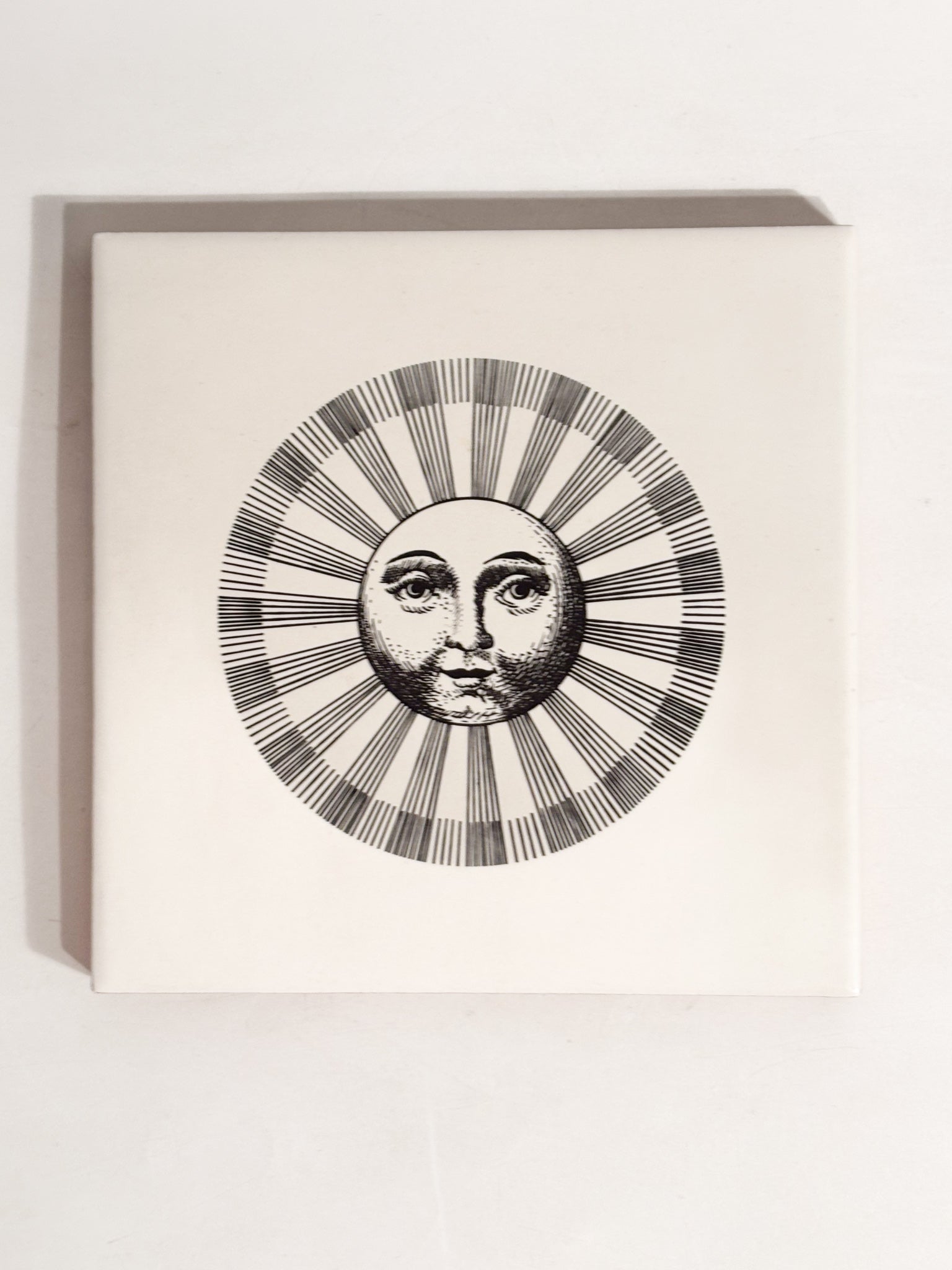 Set di  Piastrelle "Sole e Luna" di Fornasetti Anni 90