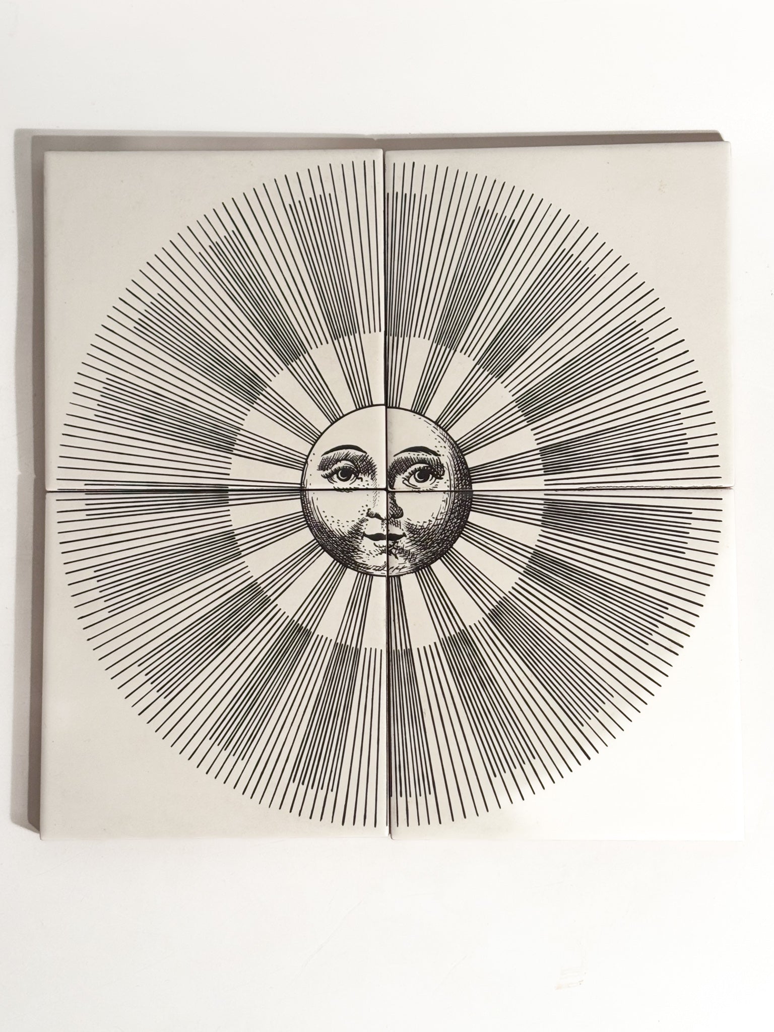 Set di  Piastrelle "Sole e Luna" di Fornasetti Anni 90