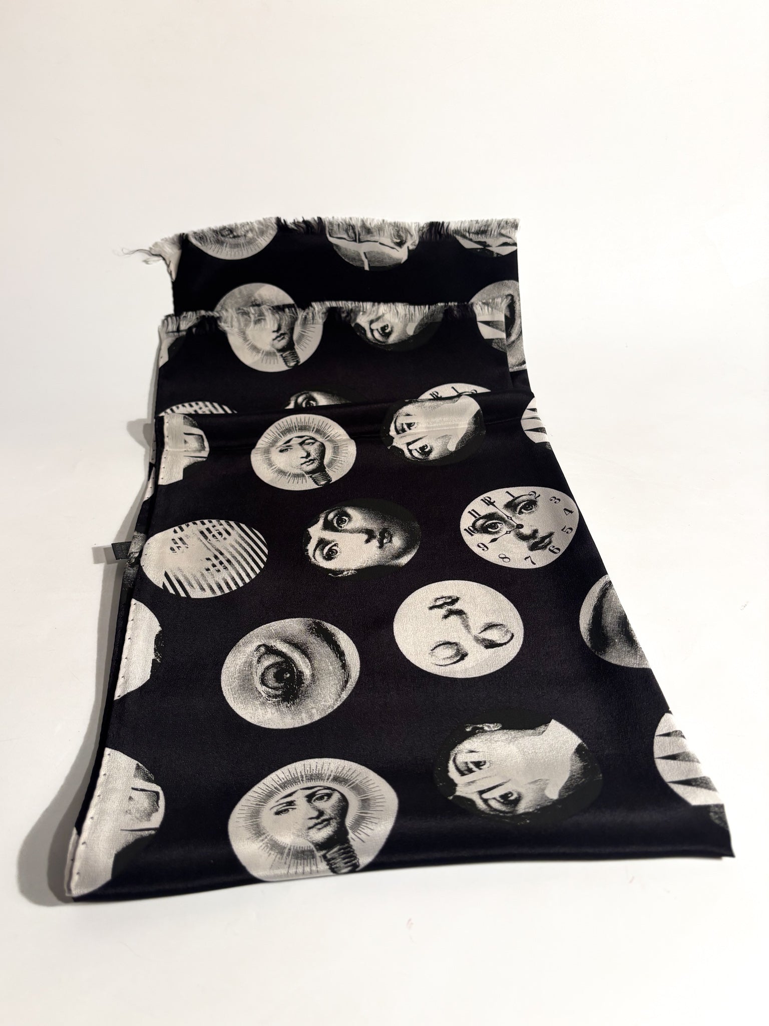 Sciarpa Foulard di Seta "Volti di Lina" di Piero Fornasetti Anni 80