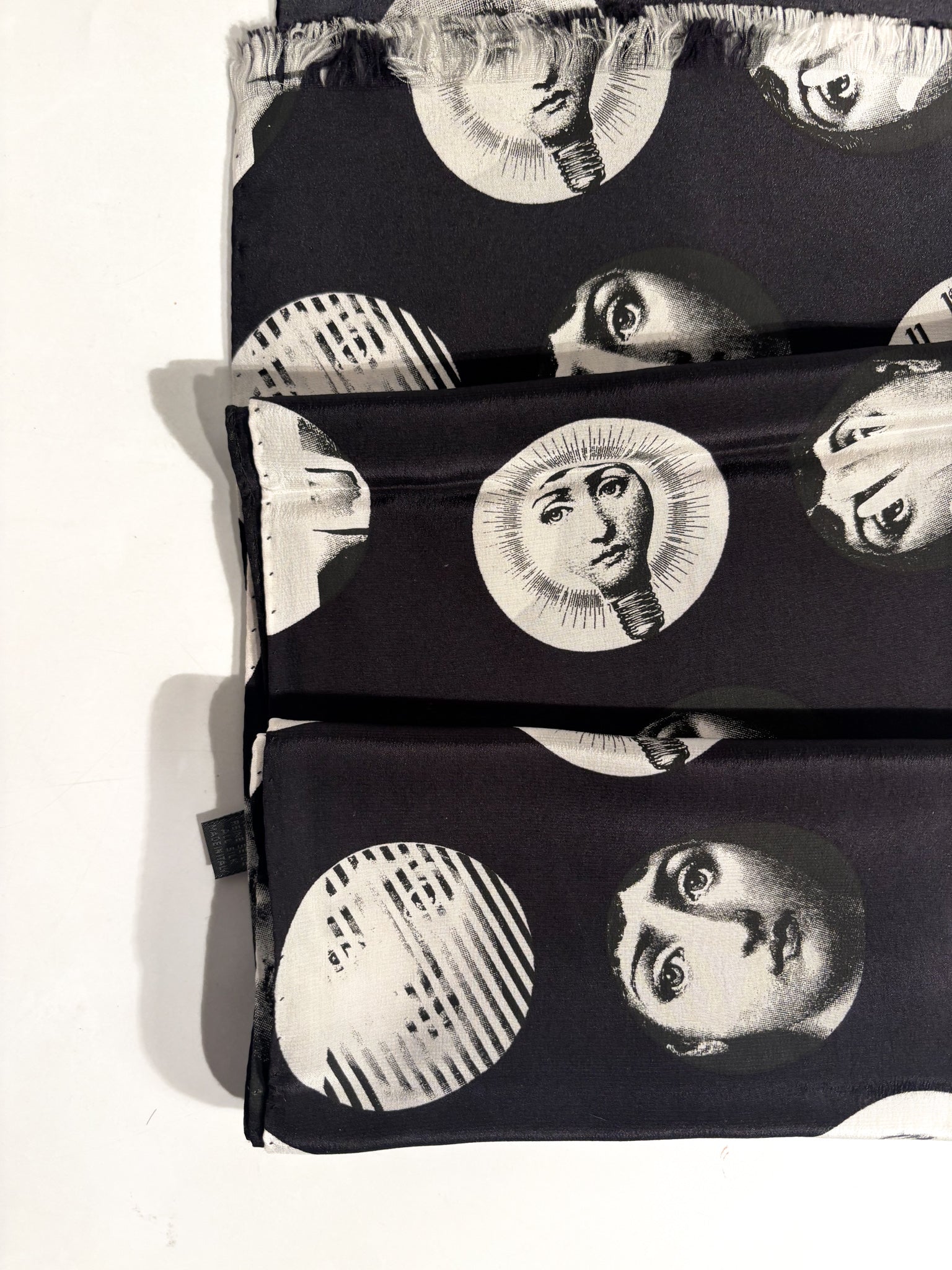 Sciarpa Foulard di Seta "Volti di Lina" di Piero Fornasetti Anni 80