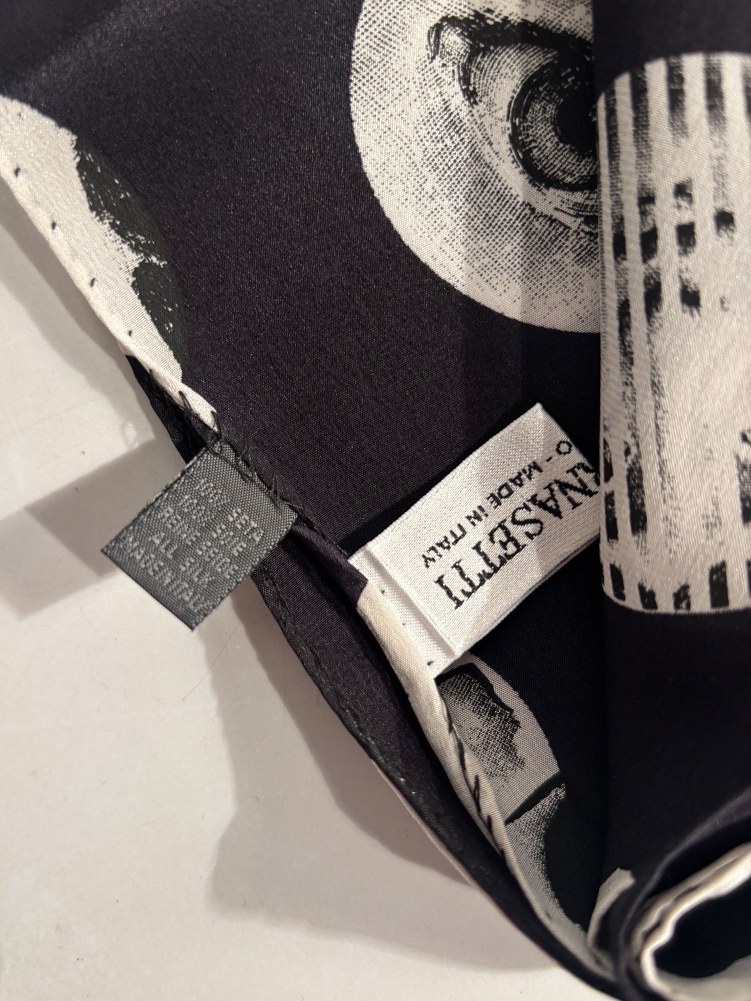 Sciarpa Foulard di Seta "Volti di Lina" di Piero Fornasetti Anni 80