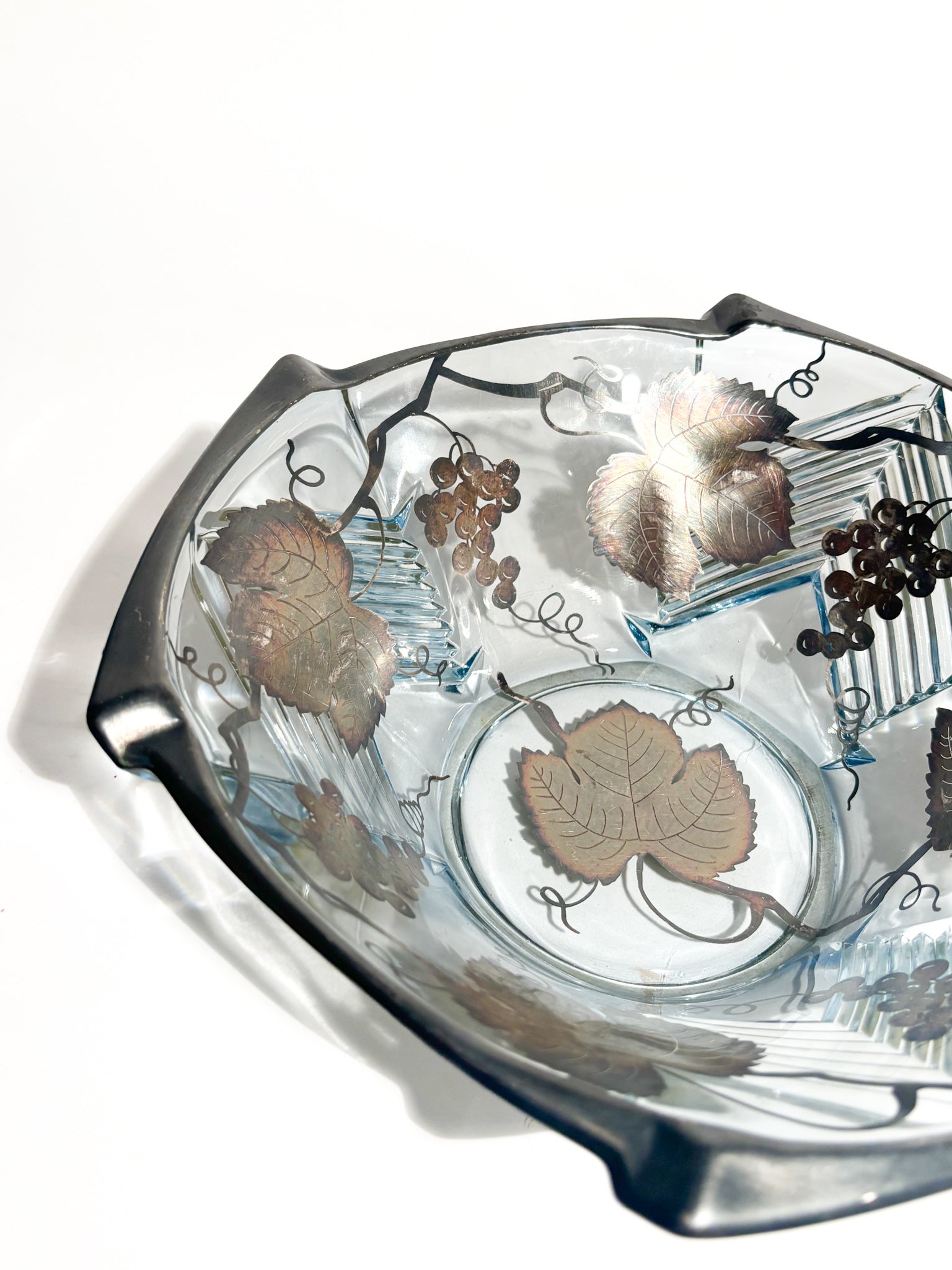 Art Nouveau Centerpiece Bowl in Glass and Silvered Metal Decorations 1920s