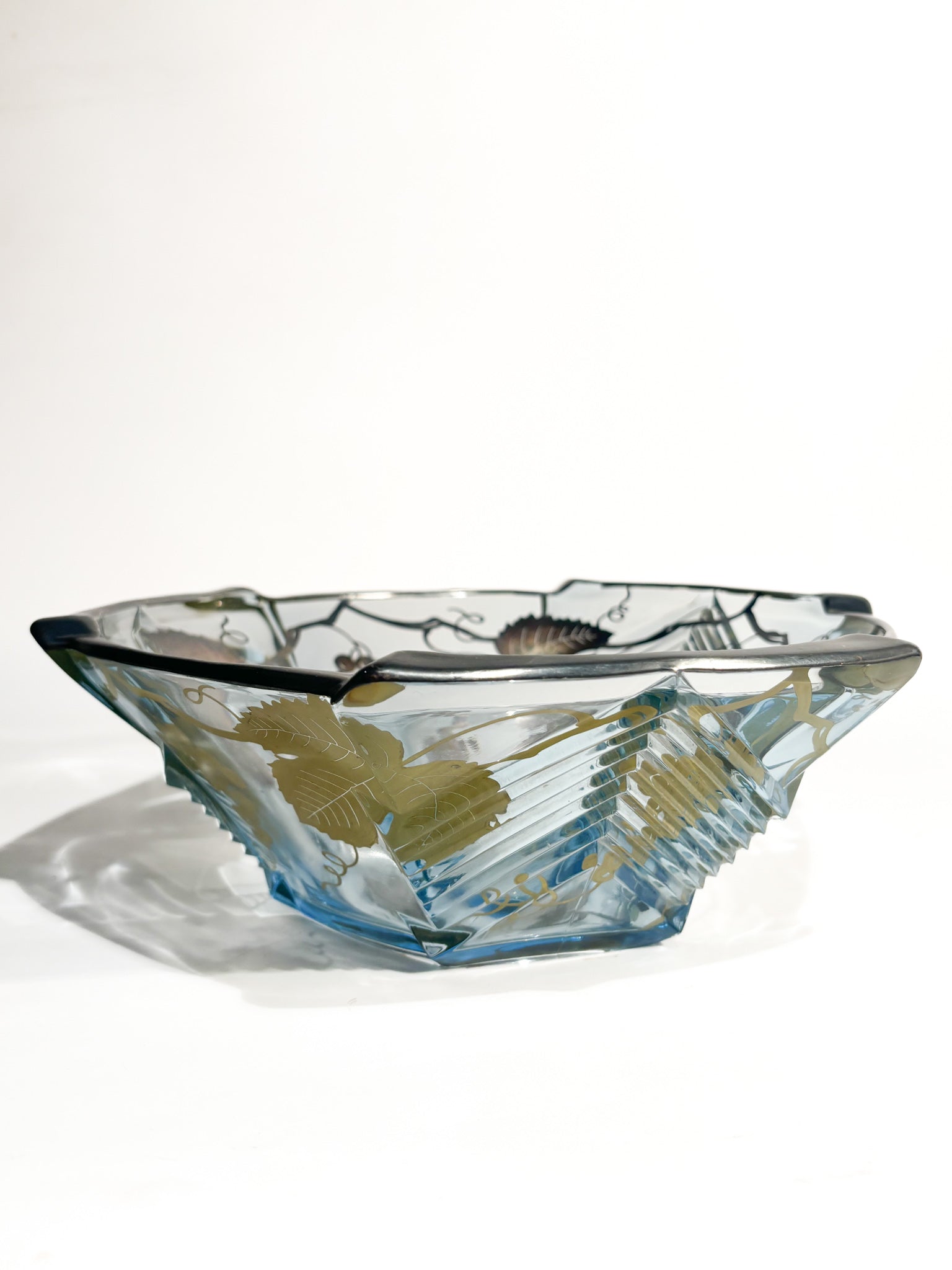 Art Nouveau Centerpiece Bowl in Glass and Silvered Metal Decorations 1920s