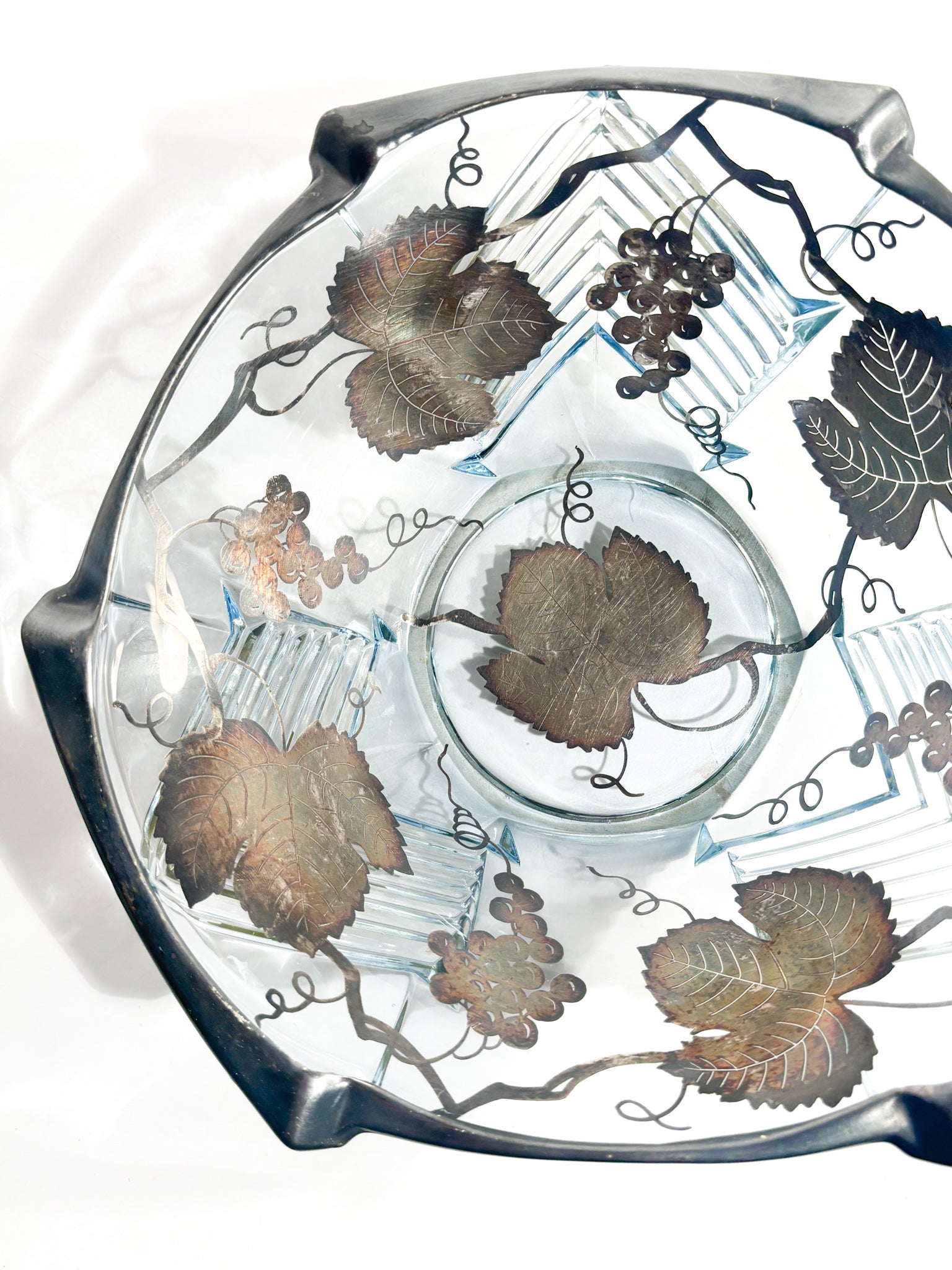 Art Nouveau Centerpiece Bowl in Glass and Silvered Metal Decorations 1920s