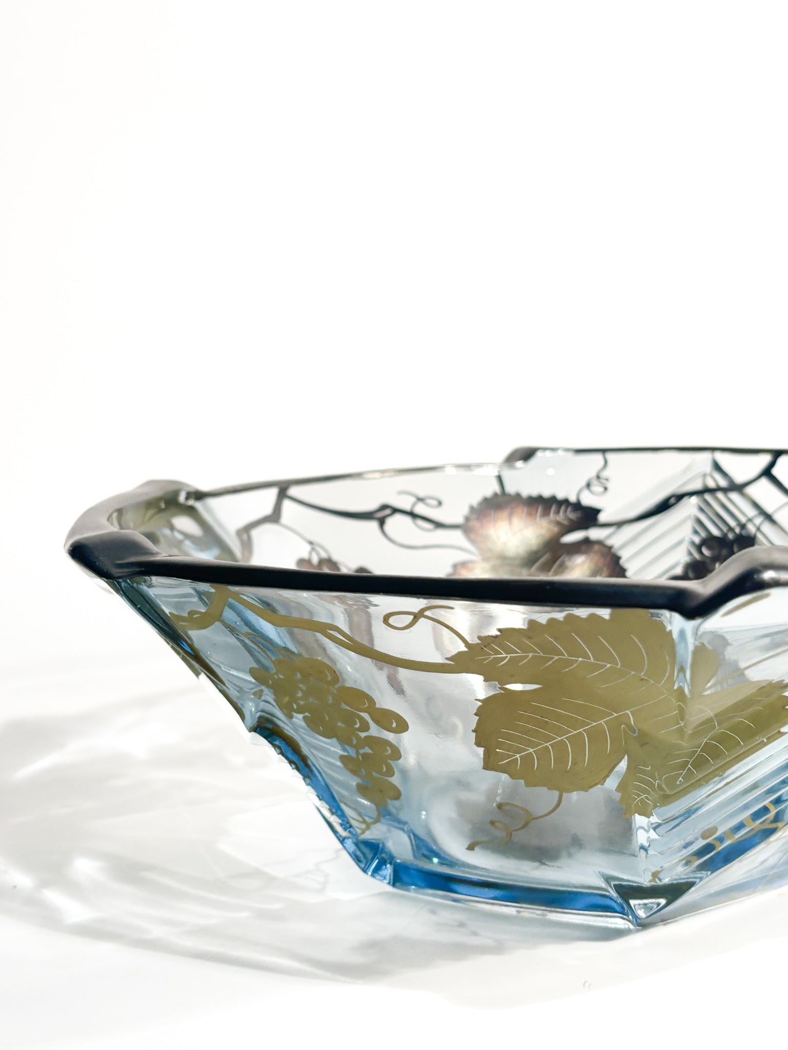Art Nouveau Centerpiece Bowl in Glass and Silvered Metal Decorations 1920s