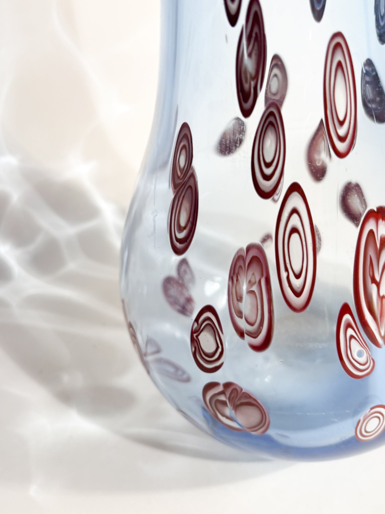 Vaso in Vetro di Murano Blu con Murrine Rosse del 1975