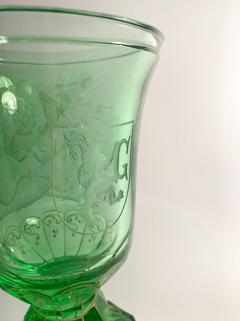 Vaso in Cristallo di Biedermeier Verde Decorato ad Acido del 1800