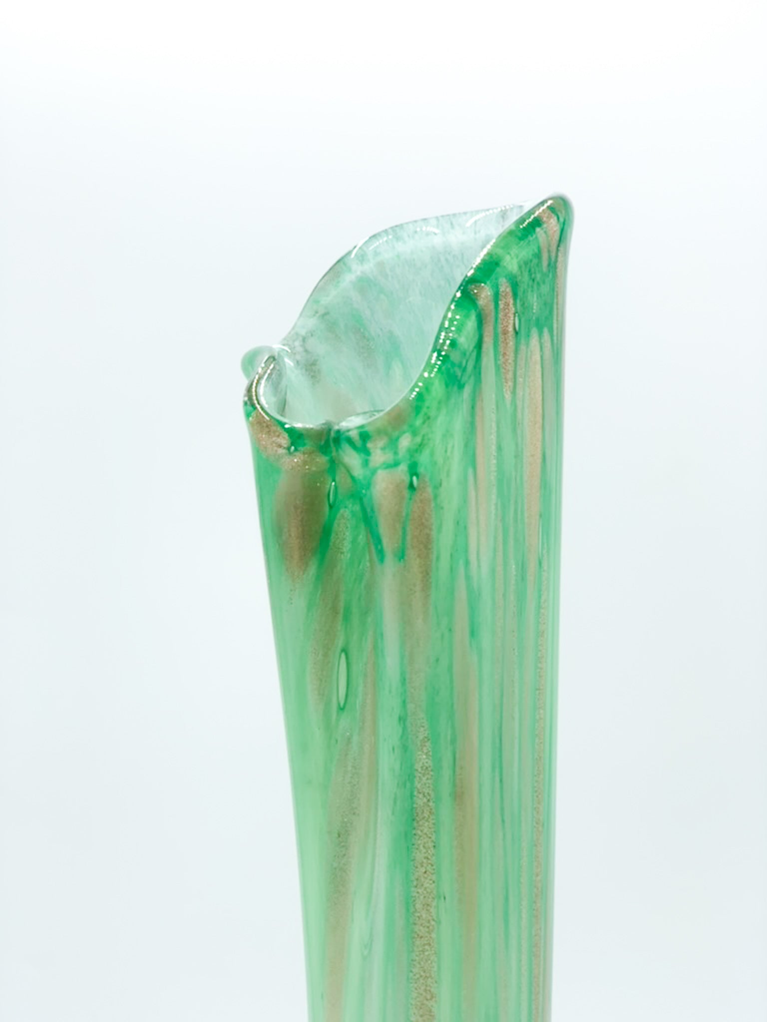 Vaso Monofiore in Vetro Francese Verde e Oro Anni 60