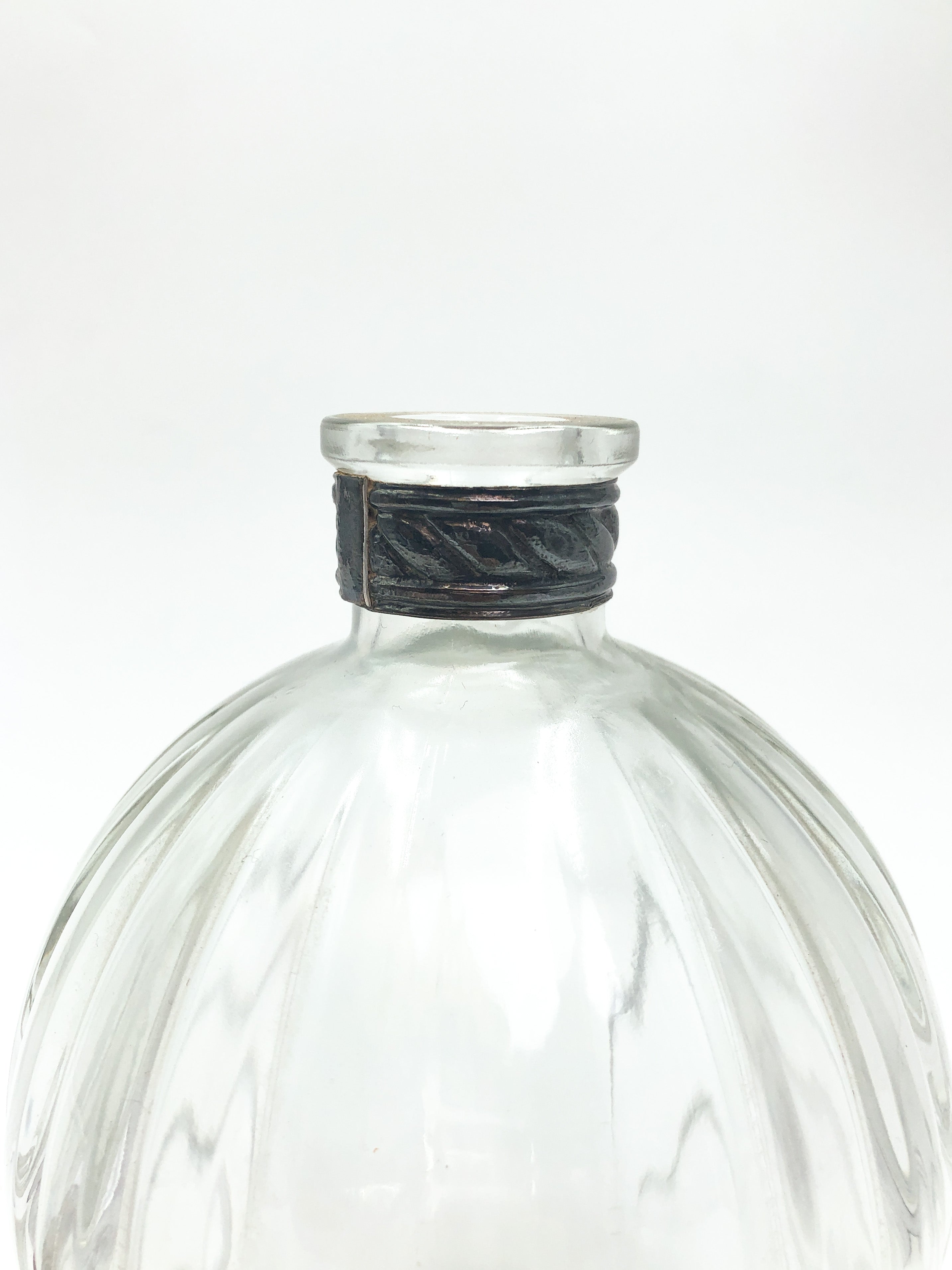 Glass perfume holder