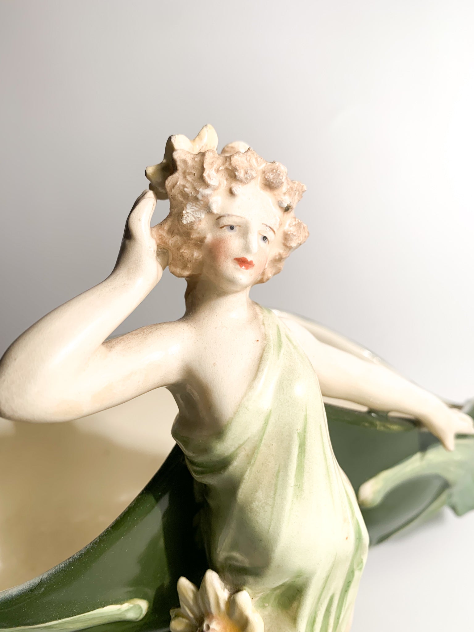 Scultura in Ceramica Francese di Dama Liberty con Portafiori Primi Novecento