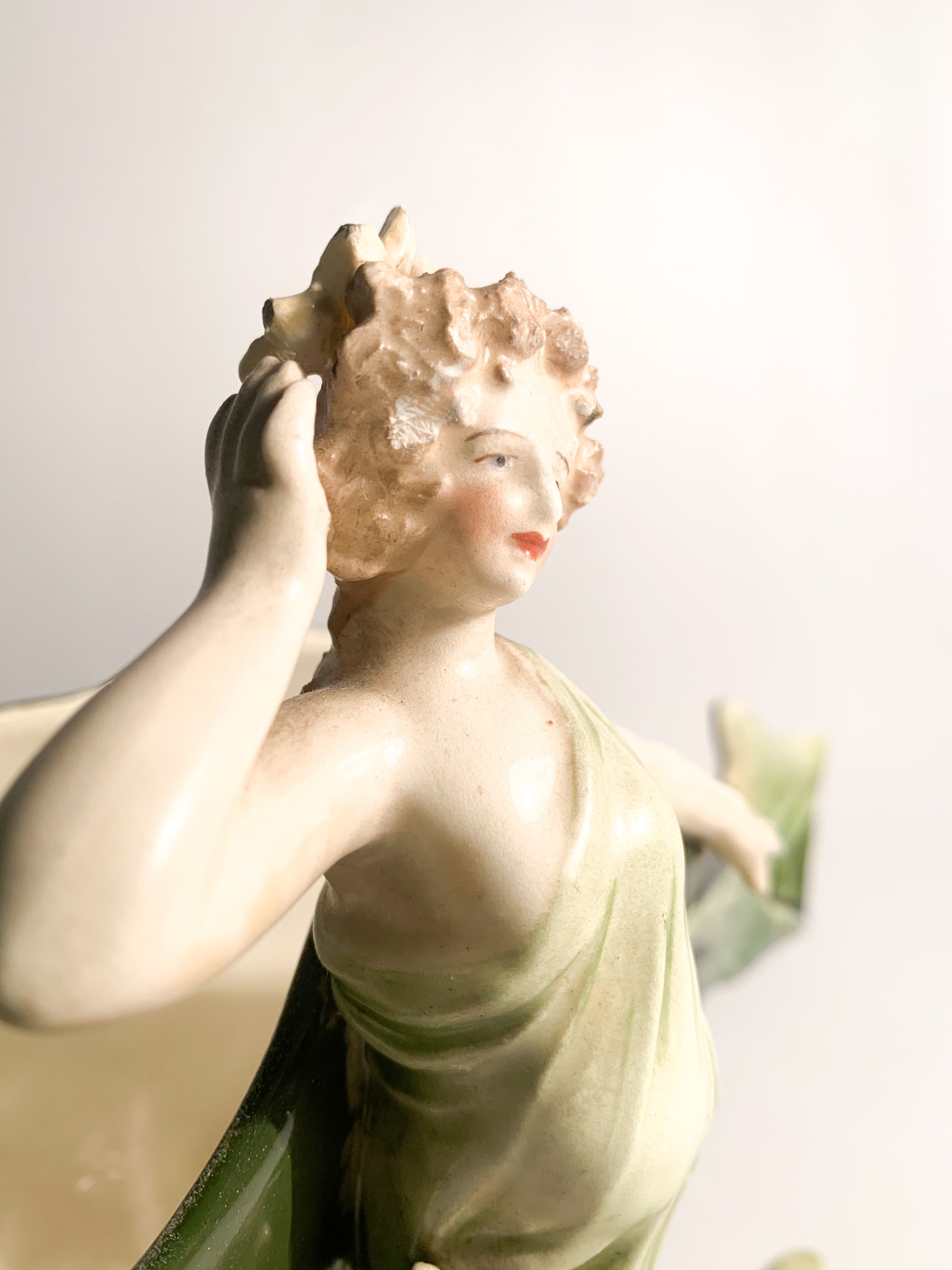 Scultura in Ceramica Francese di Dama Liberty con Portafiori Primi Novecento