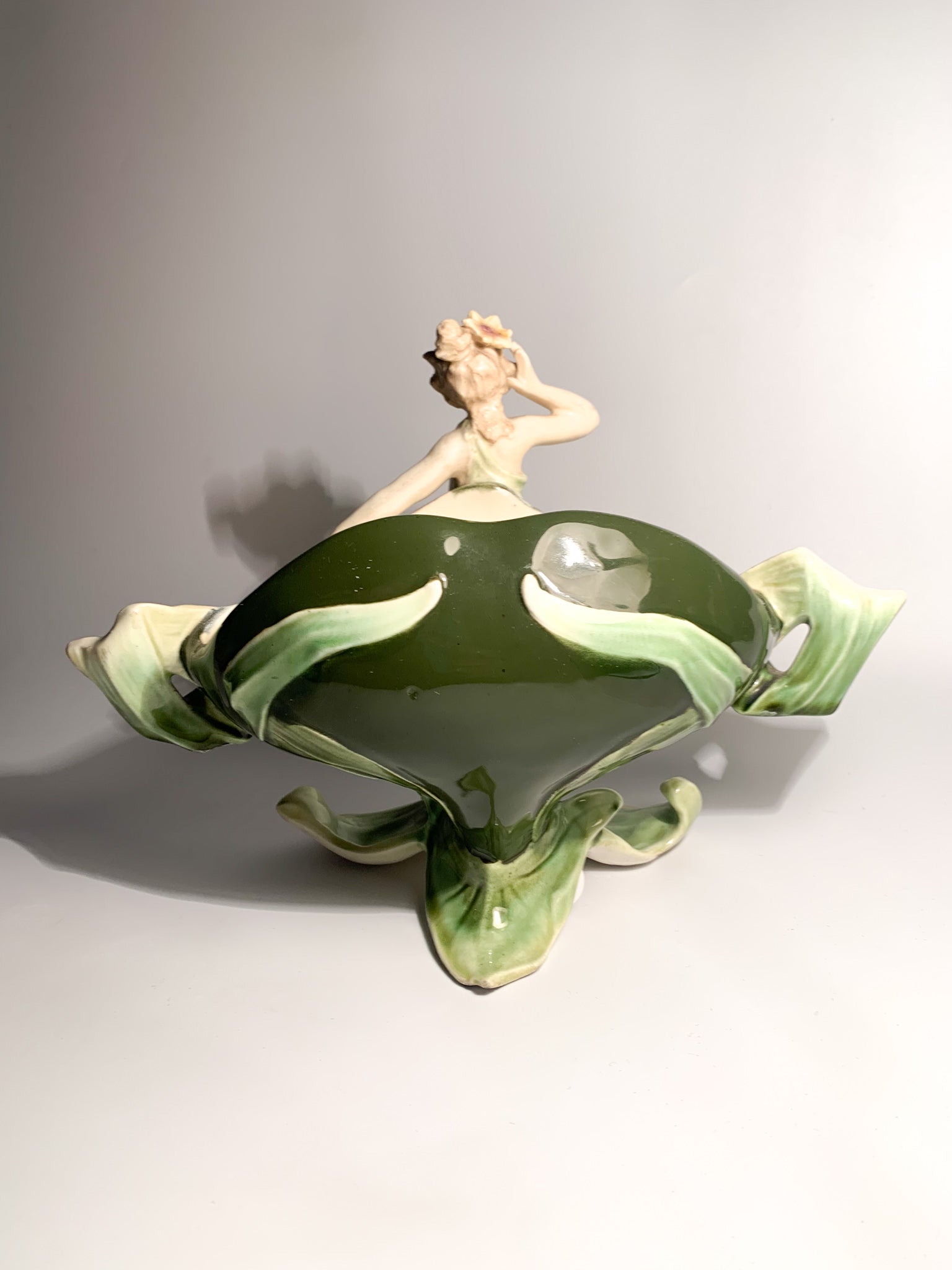 Scultura in Ceramica Francese di Dama Liberty con Portafiori Primi Novecento